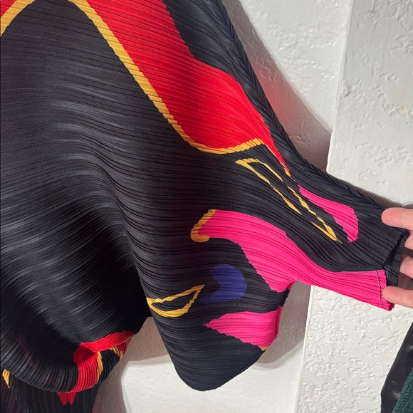 Dressed in lala woman of the hour plisse pleat abstract colorful maxi dress - Picture 4 of 6